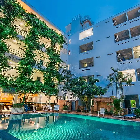 Sutus Court 3 Hotel